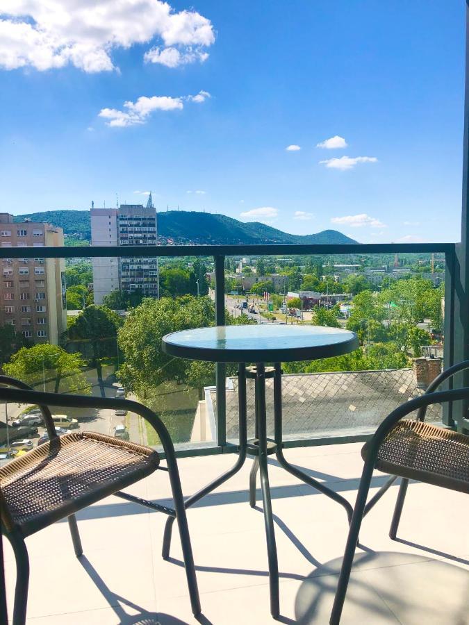 Sweet Home Apartman , 30Sqm Studio, Free Private Parking, Mountain View, Balcony, 20 Min From Downtown 布达佩斯 外观 照片