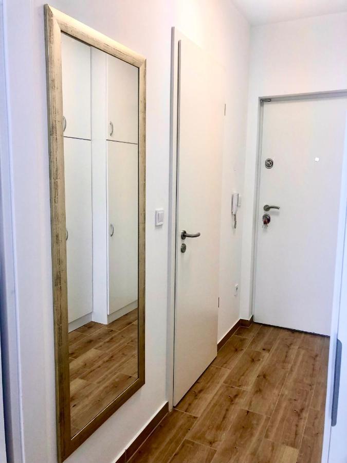 Sweet Home Apartman , 30Sqm Studio, Free Private Parking, Mountain View, Balcony, 20 Min From Downtown 布达佩斯 外观 照片