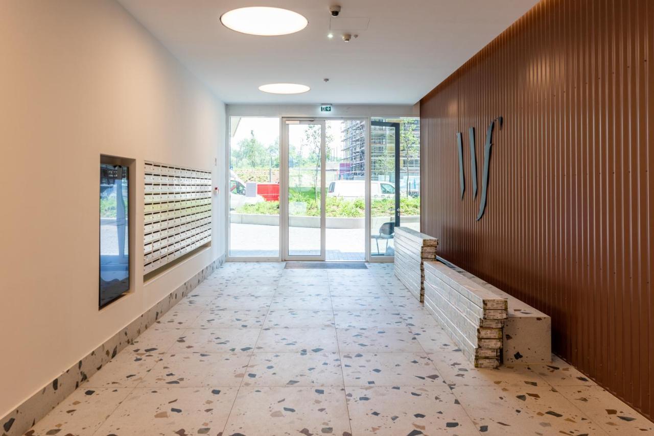 Sweet Home Apartman , 30Sqm Studio, Free Private Parking, Mountain View, Balcony, 20 Min From Downtown 布达佩斯 外观 照片