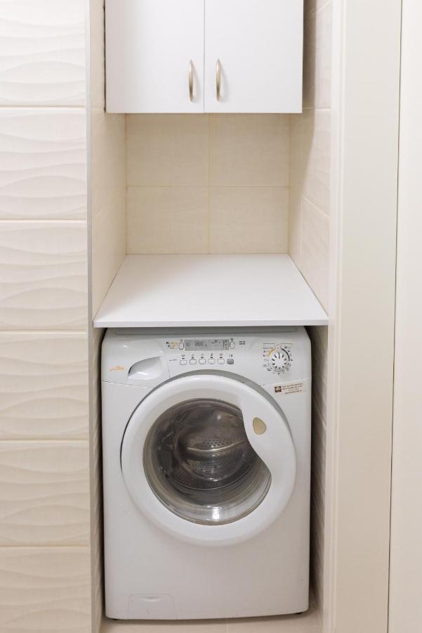 Sweet Home Apartman , 30Sqm Studio, Free Private Parking, Mountain View, Balcony, 20 Min From Downtown 布达佩斯 外观 照片