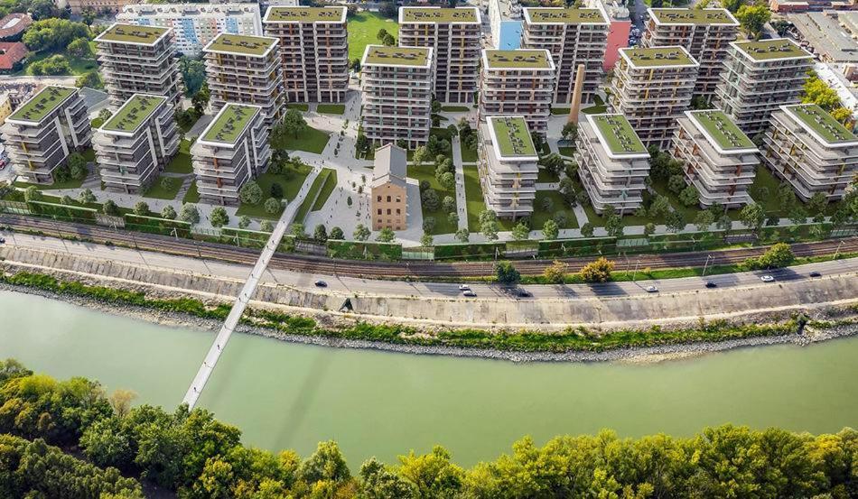 Sweet Home Apartman , 30Sqm Studio, Free Private Parking, Mountain View, Balcony, 20 Min From Downtown 布达佩斯 外观 照片
